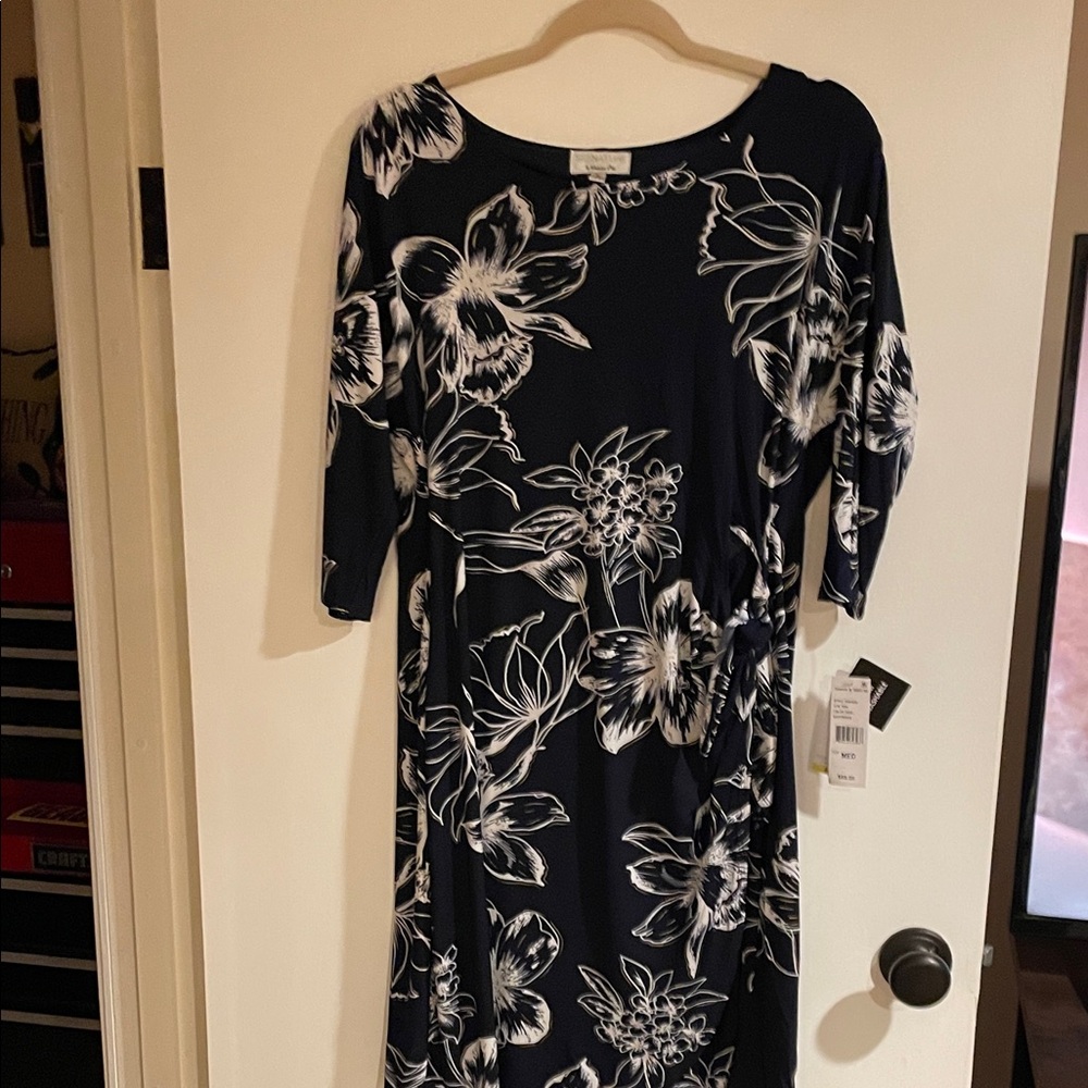 Signature by Robbie Bee Navy and White Floral Dress